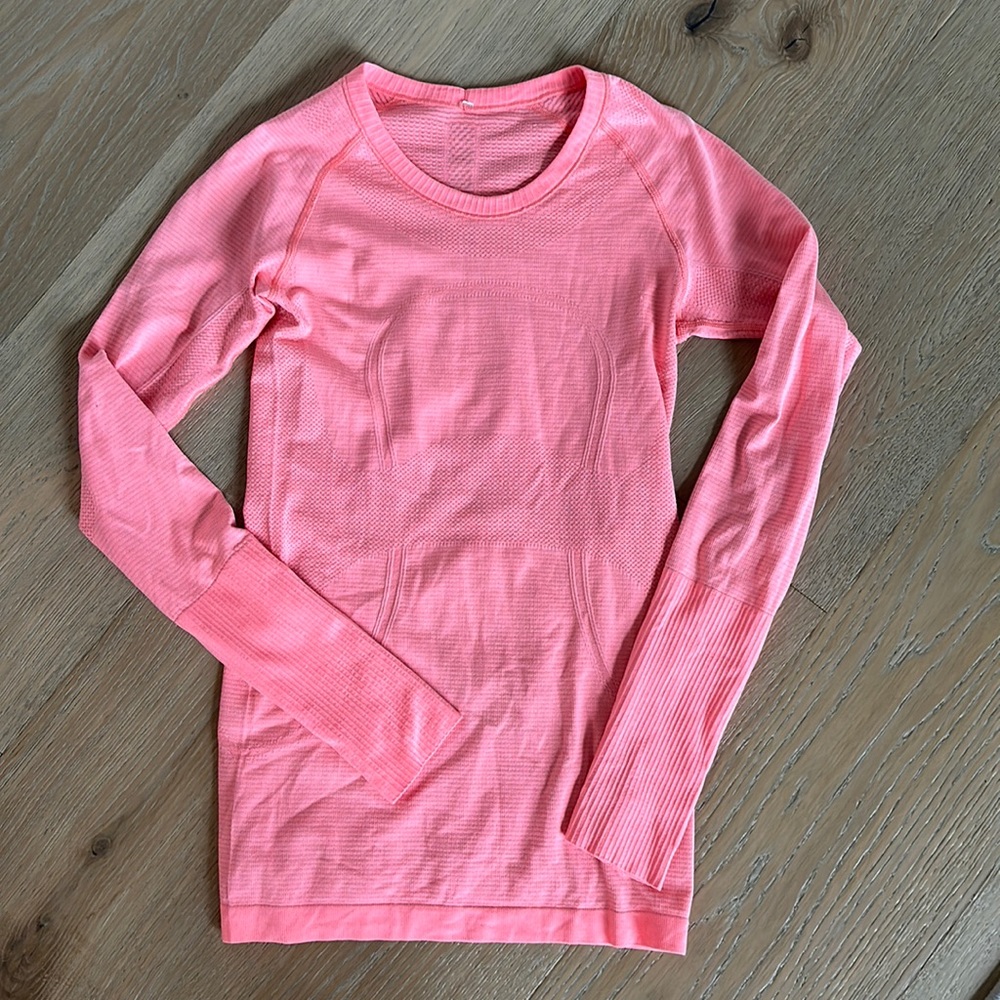 Salmon colored lululemon run swiftly long sleeve.